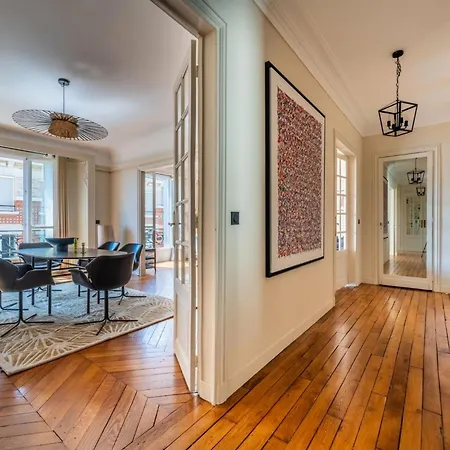 Apartment Renovated Family Flat - 3rd - Square Du Temple Paris